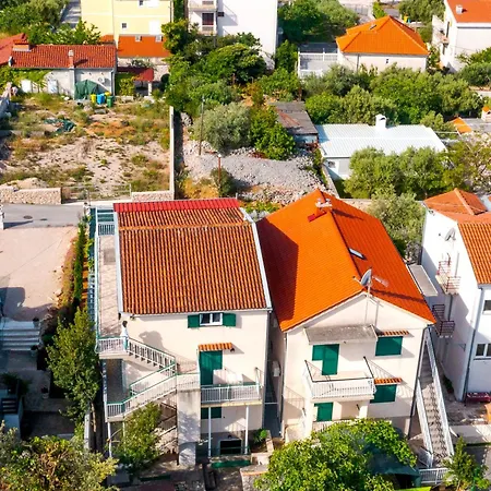 Charming Renovated Next To The Sea Apartman *